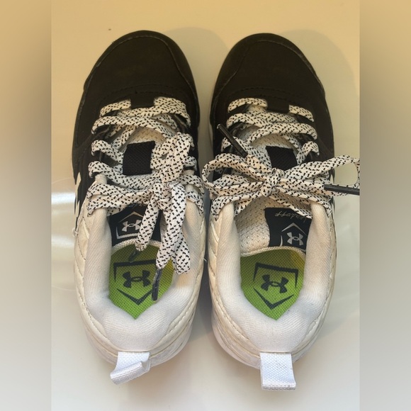 Under Armour Youth Baseball Cleats size 12 - Picture 8 of 10